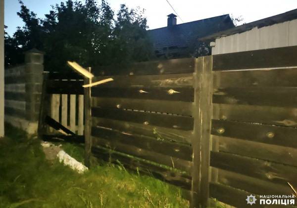 На Сарненщині мотоцикліст врізався у паркан: двох неповнолітніх госпіталізували - INFBusiness