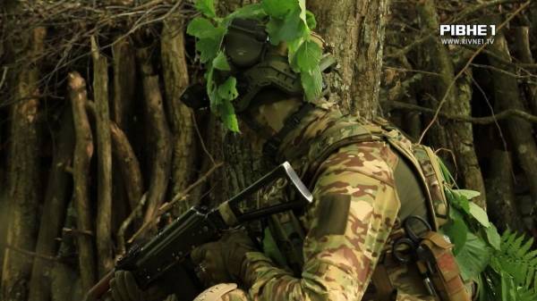 Як спецпідрозділ поліції охороняє кордон на Рівненщині (ВІДЕО) - INFBusiness