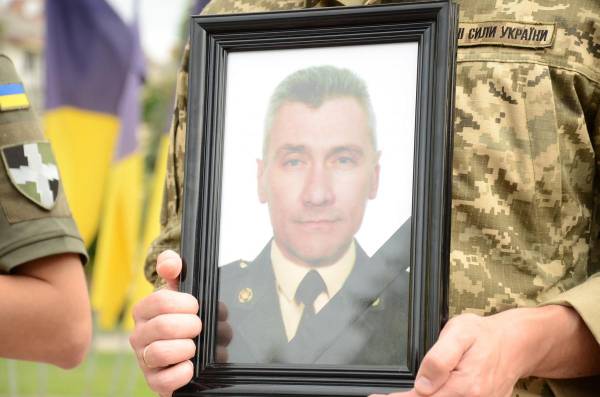 Рівняни сьогодні прощаються з полеглим Героєм України Юрієм Захарчуком - INFBusiness