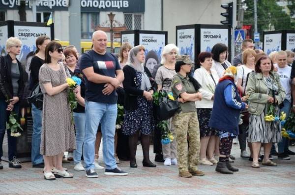 У Рівному в останню дорогу провели двох військових - INFBusiness