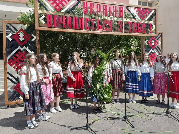 На Рівненщині провели традиційний обряд Водіння Куста - INFBusiness