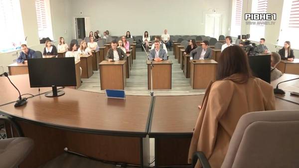Відбулося перше засідання молодіжної ради Рівного — що відомо про ініціативи учасників (ВІДЕО) - INFBusiness