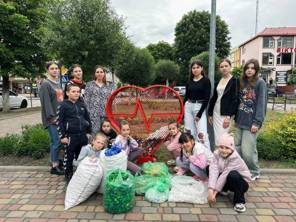 У Костополі пластикові кришечки перетворюють на дрон для захисників - INFBusiness