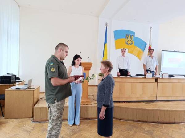 На Острожчині посмертними орденами нагородили 10 воїнів - INFBusiness