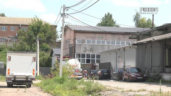 Жахливий сморід: У Рівному знайшли винуватця забруднення повітря (ВІДЕО) - INFBusiness