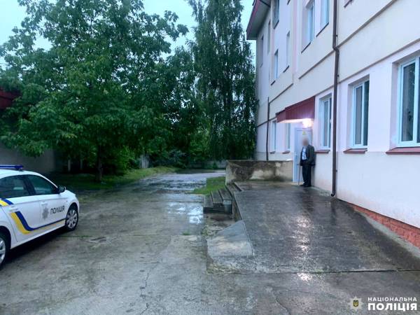 У Рівному чоловік облив лікаря невідомою речовиною - INFBusiness