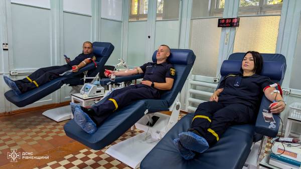 Рівненські надзвичайники здали кров для поранених українських захисників - INFBusiness
