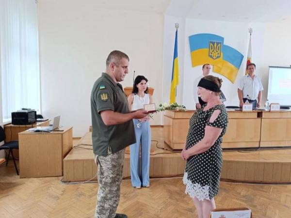 На Острожчині посмертними орденами нагородили 10 воїнів - INFBusiness