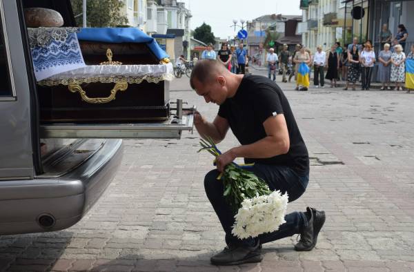 Здолбунівська громада сьогодні попрощалася з полеглим земляком Михайлом Юртіним - INFBusiness