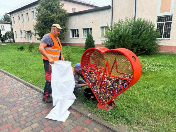 У Костополі пластикові кришечки перетворюють на дрон для захисників - INFBusiness