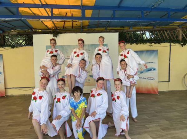 Юні танцюристи з Костополя привезли перемоги з міжнародного конкурсу у Болгарії (ФОТО) - INFBusiness