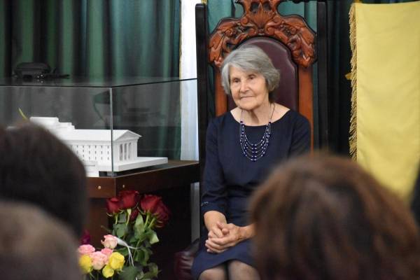 У Дубенському замку відбулося відкриття виставки "Золота голка Леокадії Загальської" - INFBusiness