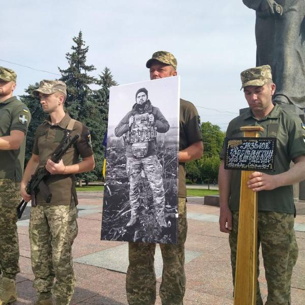 Сьогодні рівняни провели в останню земну дорогу Костянтина Юзвюка - INFBusiness