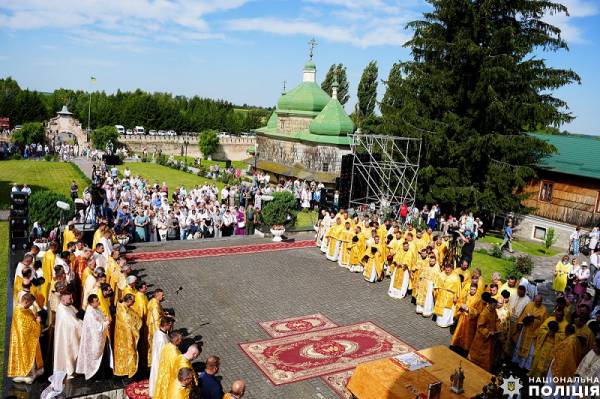 373 річниця: на «Козацьких могилах» вшанували пам'ять героїв битви під Берестечком (ФОТО) - INFBusiness
