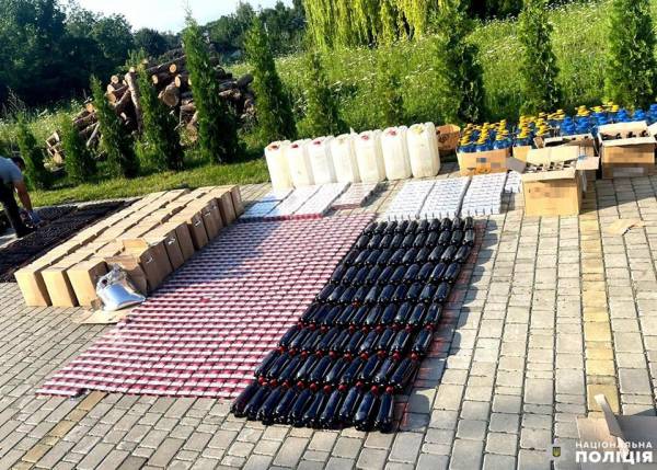 700 літрів алкоголю та 1319 пачок цигарок: поліцейські викрили рівнянина на перевезенні безакцизних товарів - INFBusiness