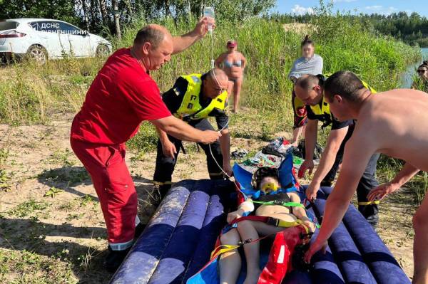 Пірнала у кар'єрі: на Рівненщині травмувалася 14-річна дівчина - INFBusiness
