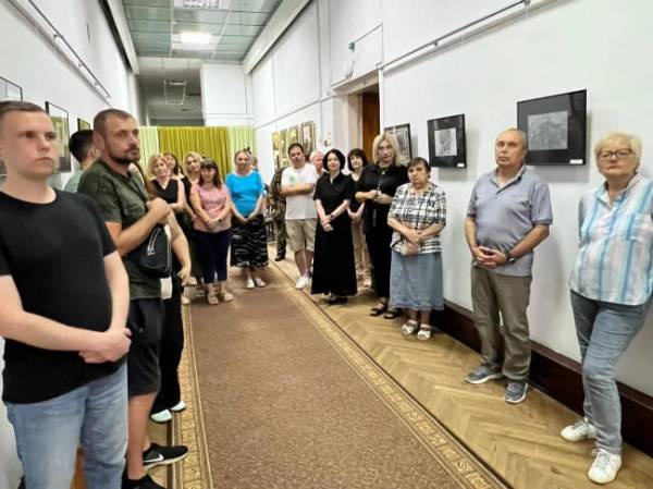 У Рівному відкрили виставку воїна-митця - INFBusiness