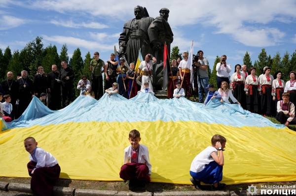 373 річниця: на «Козацьких могилах» вшанували пам'ять героїв битви під Берестечком (ФОТО) - INFBusiness