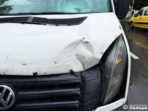 Пішохід у лікарні - в поліції повідомили деталі ДТП у Рівному на Соборній - INFBusiness
