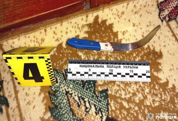 Душив, погрожував ножем та вимагав гроші: поліцейські затримали жителя Сарненщини за розбійний напад на малознайому жінку - INFBusiness