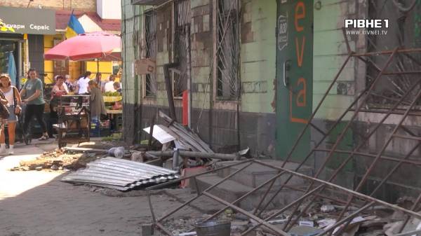 "Треба прибрати ось цей Шанхай": центральний ринок Рівного продовжують розчищати від незаконно встановлених тимчасових споруд (ВІДЕО) - INFBusiness
