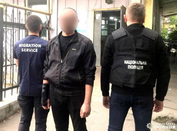 Оперативники міграційної поліції Рівненщини спільно з УДМС області примусово видворили з України нелегала - INFBusiness