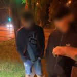 Викинули, ймовірно, наркотичні речовини: у Рівному жінка та чоловік хотіли втекти від патрульних