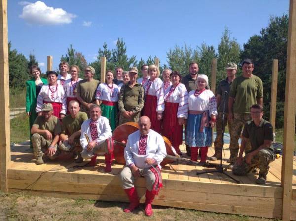 На Рівненщині аматорські колективи влаштовують концерти для військових - INFBusiness