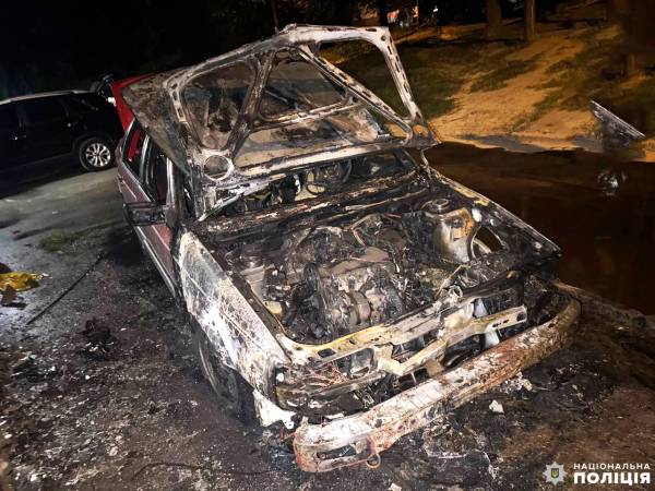 Сьогодні вночі у Рівному горіли автівки - INFBusiness