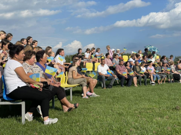 У селі на Рівненщині зібрали майже 60 тисяч на автомобіль для ЗСУ (ФОТО) - INFBusiness