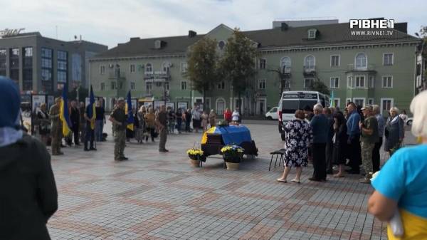 Загинув пів року тому: У Рівному прощалися зі зниклим безвісти солдатом (ВІДЕО) - INFBusiness