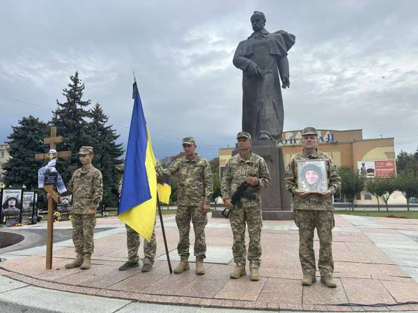 У Рівному в останню земну дорогу провели захисника Валерія Кадебського - INFBusiness