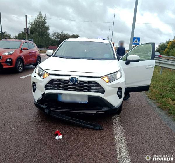 Автопригода у Рівненському районі: під колесами позашляховика тяжко травмувався пішохід - INFBusiness