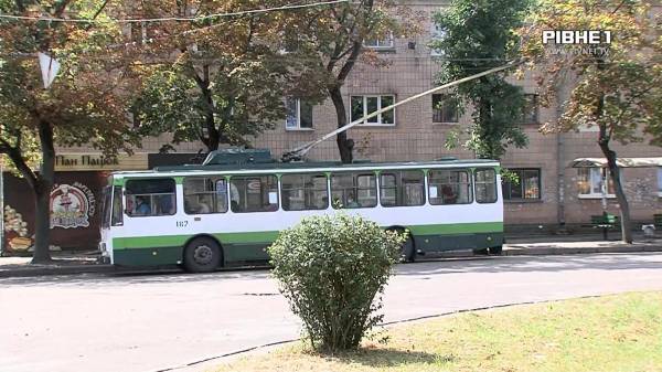Електронний квиток у громадському транспорті: коли його запровадять у Рівному? (ВІДЕО) - INFBusiness