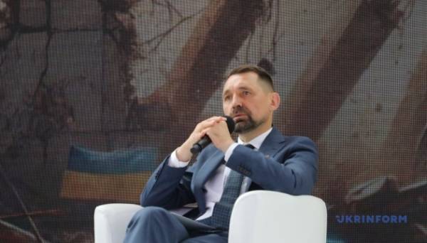 Необхідно створити умови для безперешкодних поїздок митців за кордон - Точицький - INFBusiness
