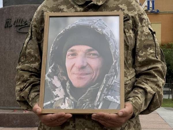 У Рівному в останню земну дорогу провели захисника Валерія Кадебського - INFBusiness