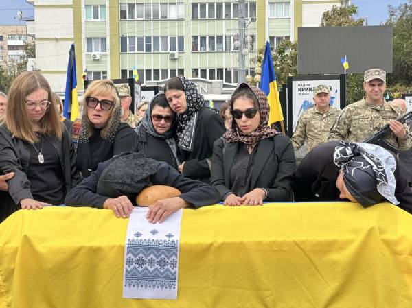 У Рівному в останню земну дорогу провели захисника Валерія Кадебського - INFBusiness
