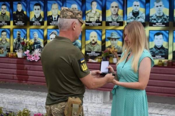 Дружині загиблого Захисника з Рівненщини вручили орден - INFBusiness