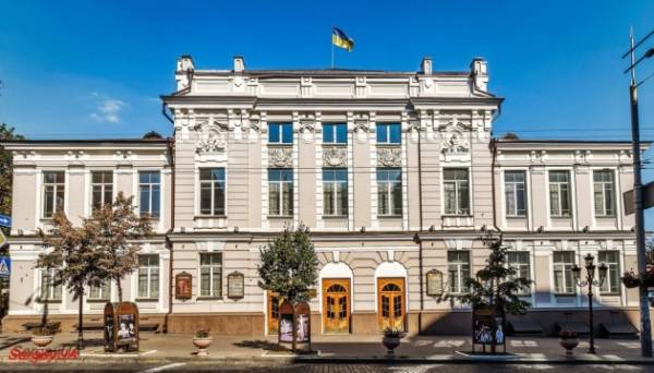 Глядачі з вадами зору і слуху зможуть переглянути вистави Театру оперети через мобільний застосунок - INFBusiness
