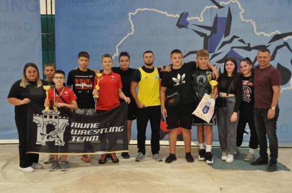 У Рівному відбувся відкритий турнір з вільної боротьби серед юнаків та дівчат - INFBusiness