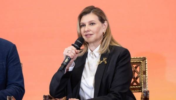 Зеленська презентувала проєкт, мета якого повернення привласнених Росією імен Фото, відео 08.10.2024 16:25 Укрінформ Дружина Президента Олена Зеленська презентувала новий проєкт зі сфери культурної дипломатії - Глобальна коаліція українських студій. Зеленська презентувала проєкт, мета якого повернення привласнених Росією імен - INFBusiness