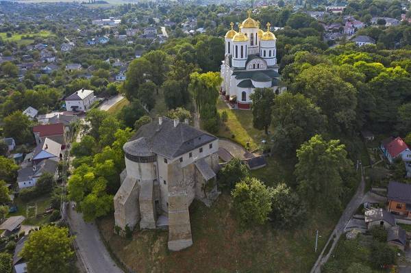 Покажуть приблизно 450 монет: в Острозькому замку відкриють нумізматичну виставку - INFBusiness