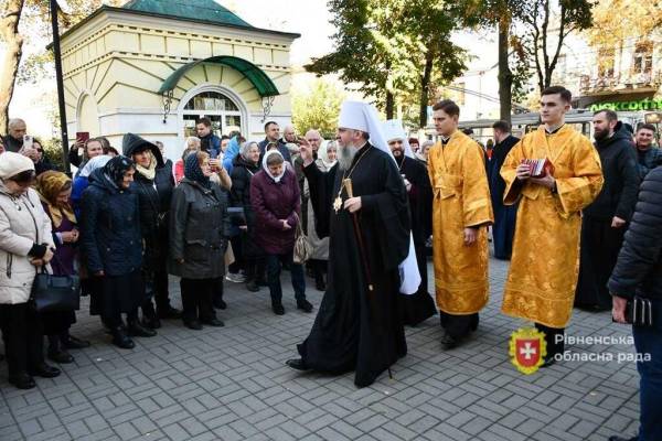 Митрополит Епіфаній очолив богослужіння у Свято-Воскресенському соборі в Рівному - INFBusiness