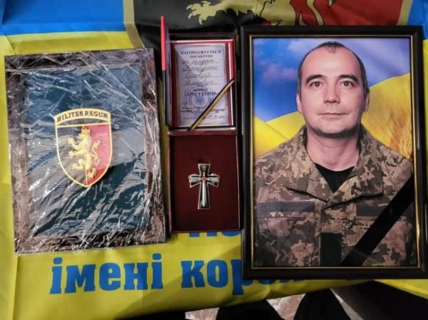 У Львові родині полеглого бійця з Рівненщини вручили його орден "Хрест Героя" - INFBusiness