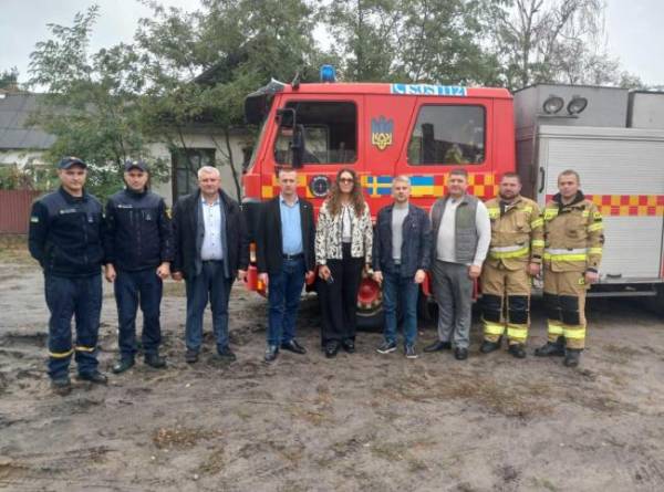Громади Рівненщини отримали пожежні авто від партнерів зі Швеції - INFBusiness