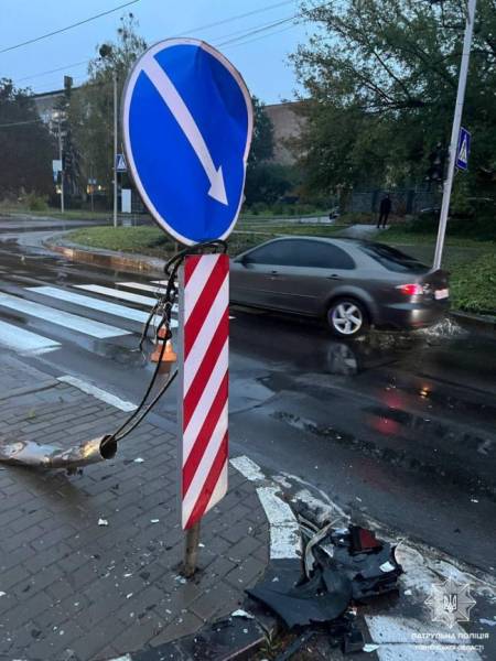 В`їхав у світлофор і сам викликав патрульних: у Рівному водій напідпитку вчинив ДТП - INFBusiness