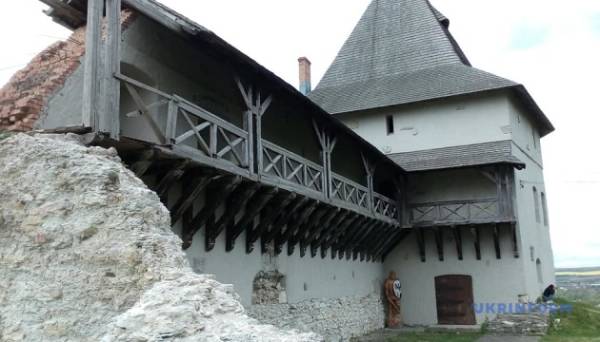 У Галицькому замку, де досліджують В’їзну вежу, археологи виявили два приміщення - INFBusiness