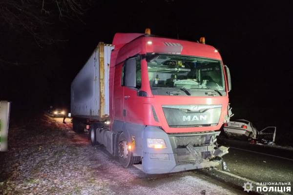 Зіткнувся з вантажівкою: у Рівненському районі загинув водій «BMW» - INFBusiness
