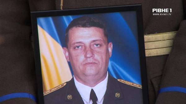 Боронив Україну з 2014 року: у Рівному попрощалися із полковником ЗСУ Олександром Селецьким (ВІДЕО) - INFBusiness