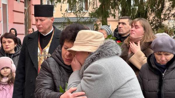 У Здолбунові відкрили пам’ятну дошку полеглому військовослужбовцю ЗСУ - INFBusiness